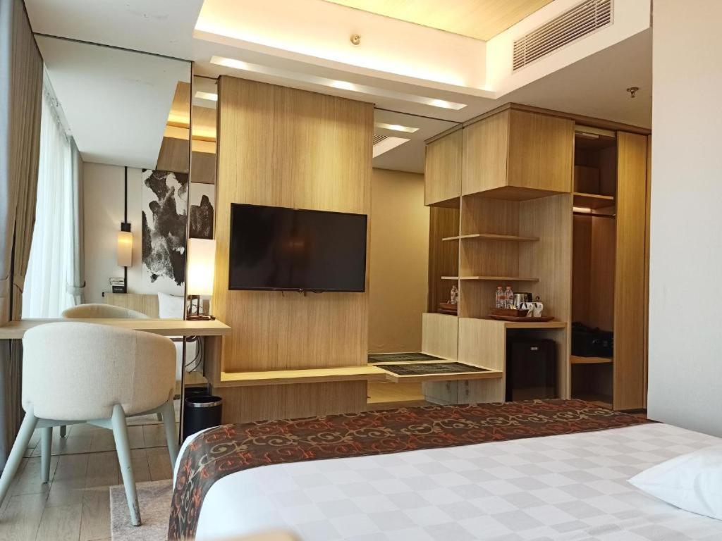 Louis Kienne Cikarang Hotel & Service Apartment Bekasi Exteriér fotografie