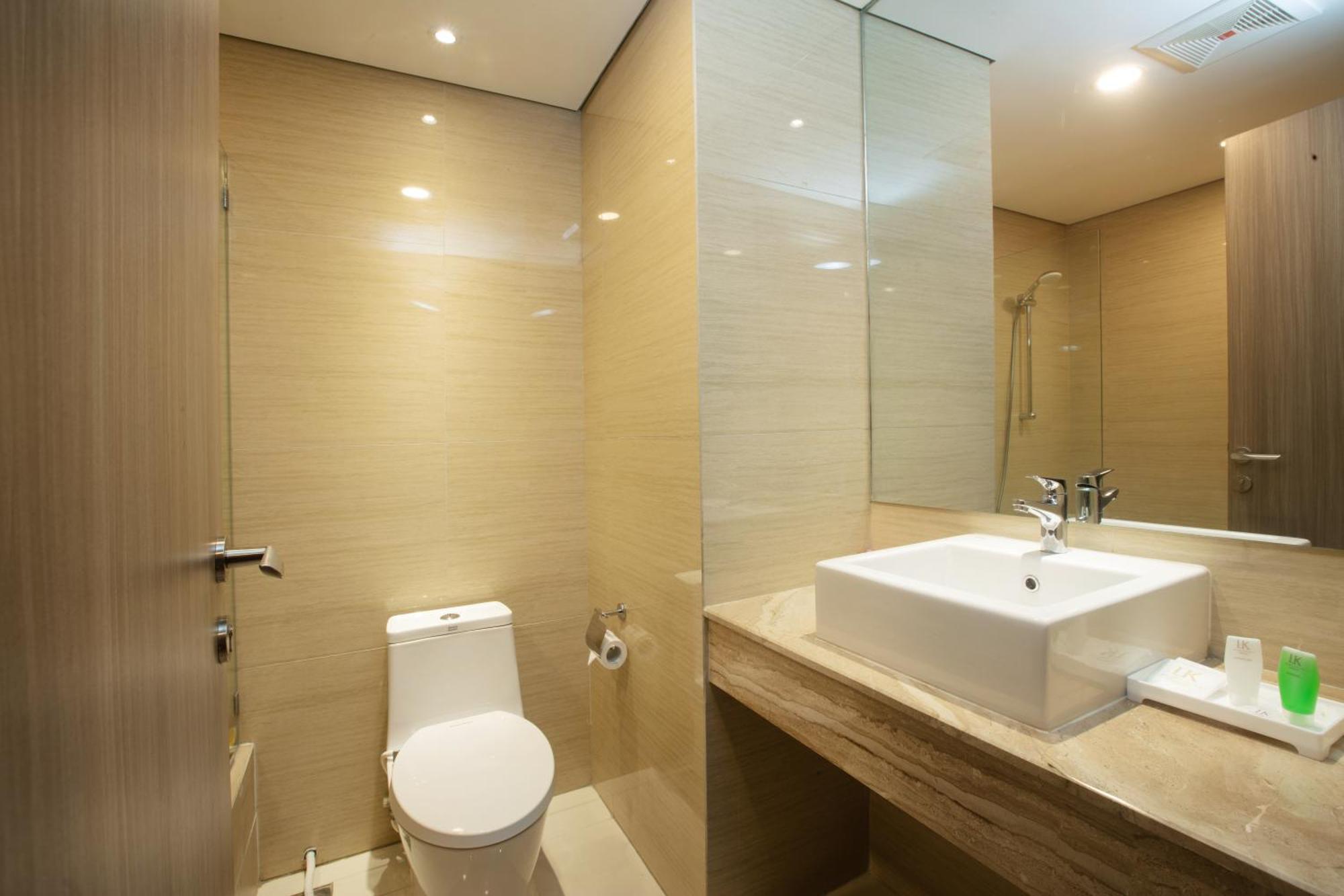 Louis Kienne Cikarang Hotel & Service Apartment Bekasi Exteriér fotografie