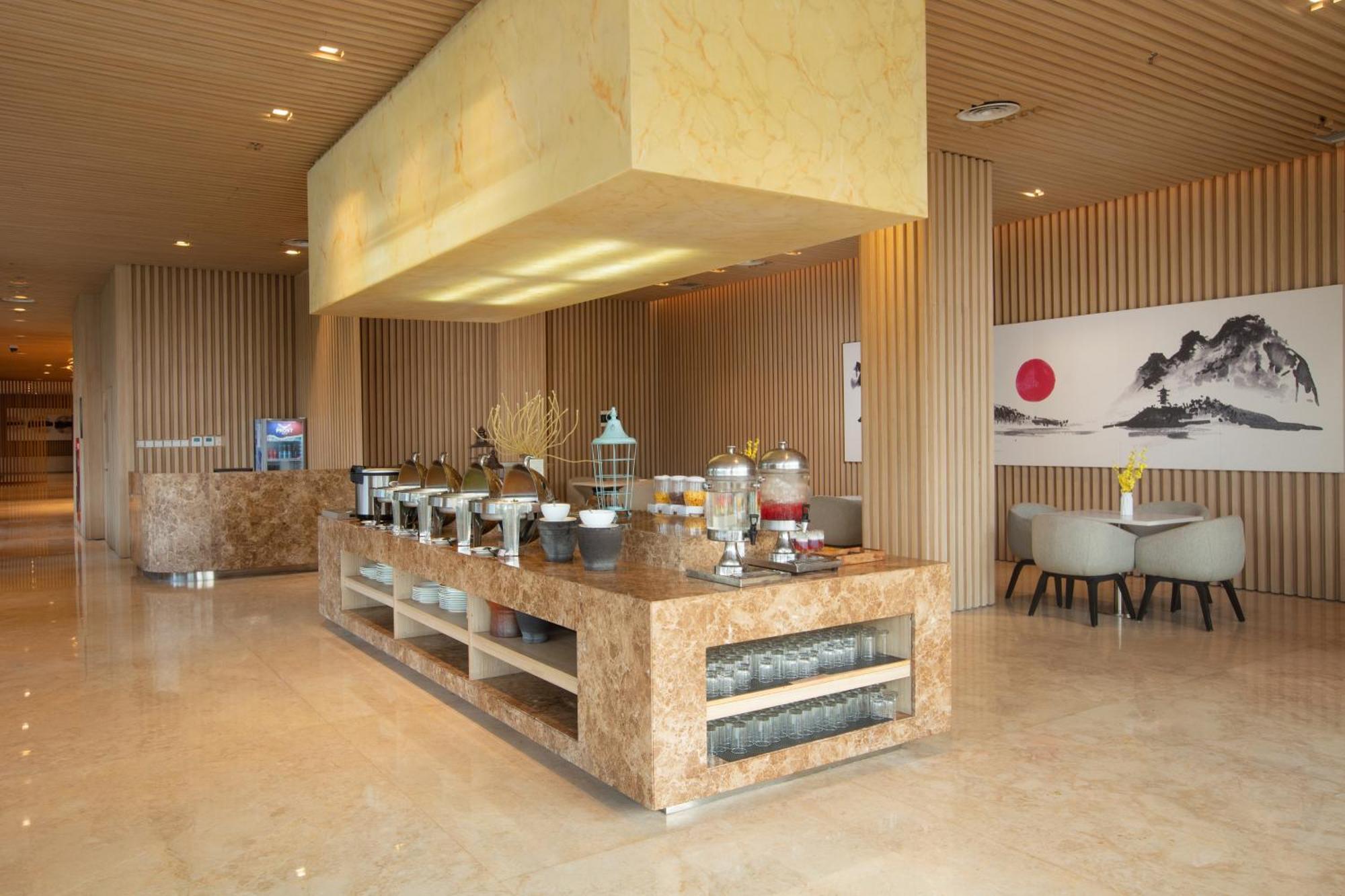 Louis Kienne Cikarang Hotel & Service Apartment Bekasi Exteriér fotografie