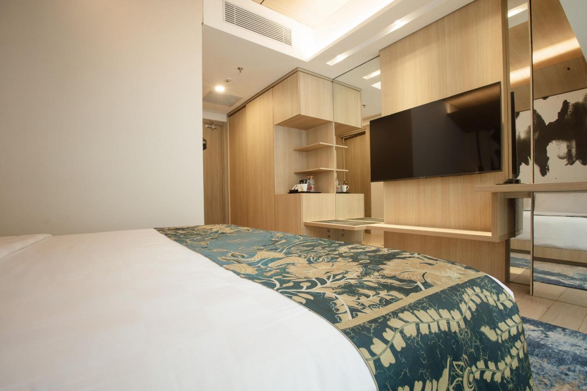 Louis Kienne Cikarang Hotel & Service Apartment Bekasi Exteriér fotografie